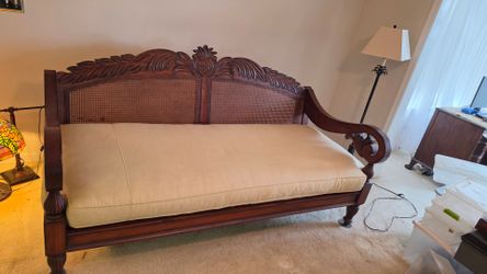 Beautiful Tommy Bahama sofa daybed