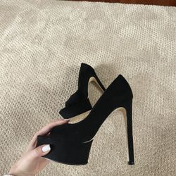 Black High Heels 