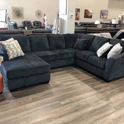 Eltmann Slate LAF Sectional /couch /Living room set