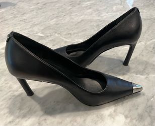 New MK Pumps Size 7.5