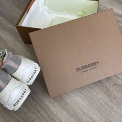 Burberry Sneakers 