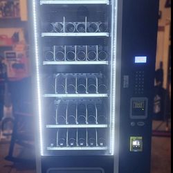 COMBO VENDING MACHINE WITH CARD READER