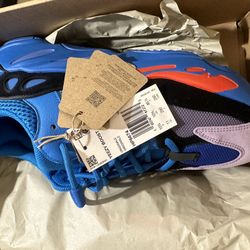 Yeezy Adidas 700 