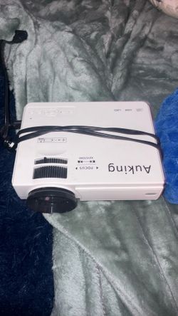 Auking Mini Projector