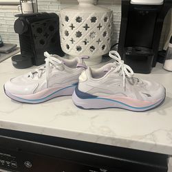 Puma Women's RS-Curve Solar sneakers