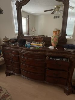 Dresser With Mirror