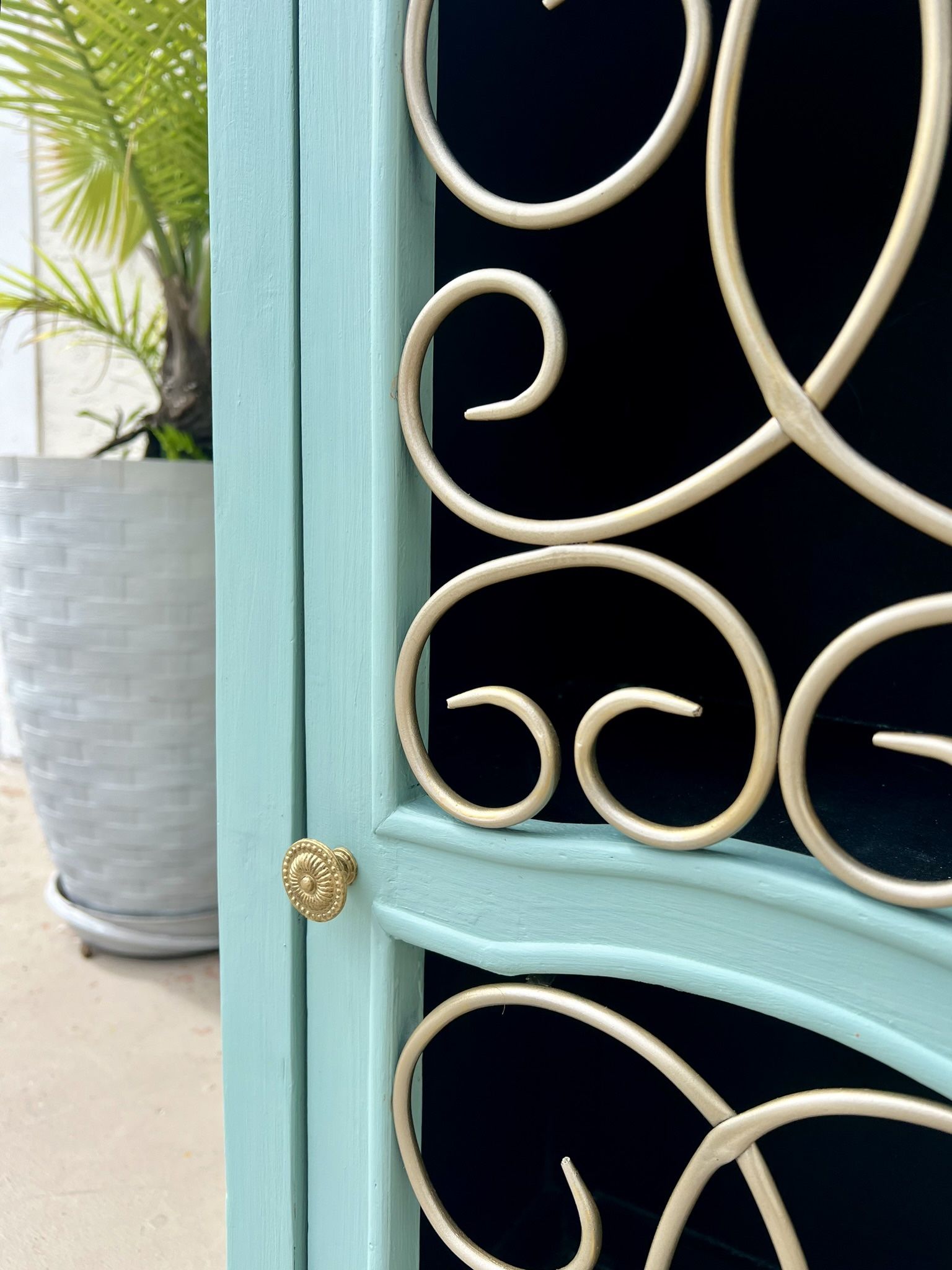 Charming Painted Accent Side Table – Perfect for Hallway or Kitchen