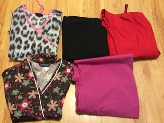 Lot of womens scrubs 2 tops and 3 pants size small
