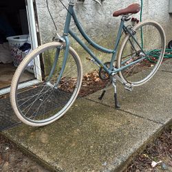 Women’s Leigh Weight Bicycle It is a Campus model