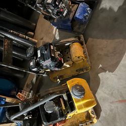 Plate Compactor $70 per day 
Power brush $70 per day 
Jack hammer makita $70 per day 
Trimiadora $70 per day 
Motocierra $70 per day 
Cajas de clavos 