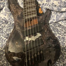Ibanez 6 String dual Pick Up Bads Guitar( Batman Edition) 