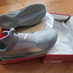 Woman Pumas Soft foam 8.5