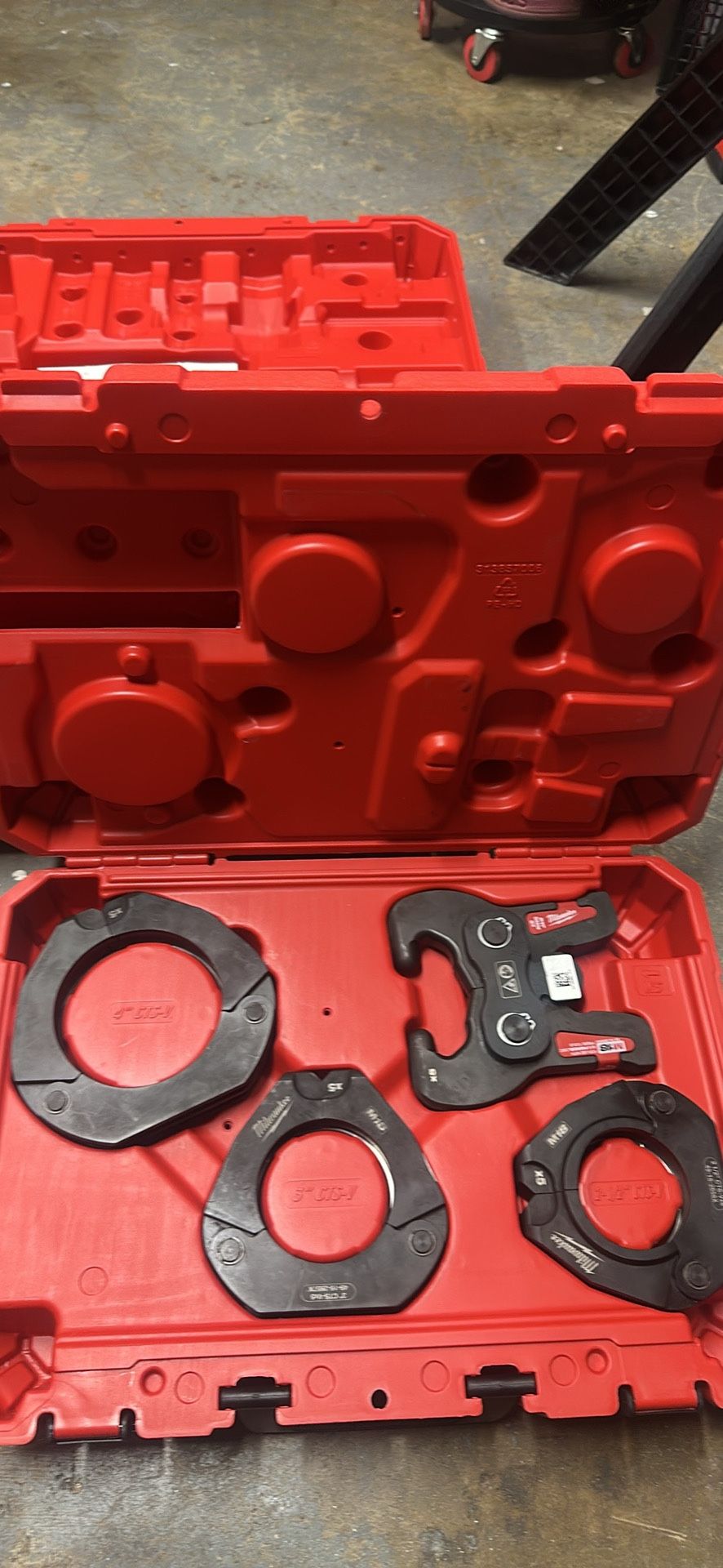 Milwaukee 2-1/2 in. - 4 in. CTS-V Pivoting Press Ring Kit for M18 FORCE LOGIC Press Tools