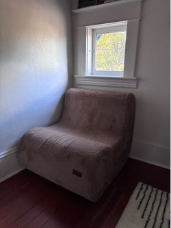 Memory Foam Lounge Chair