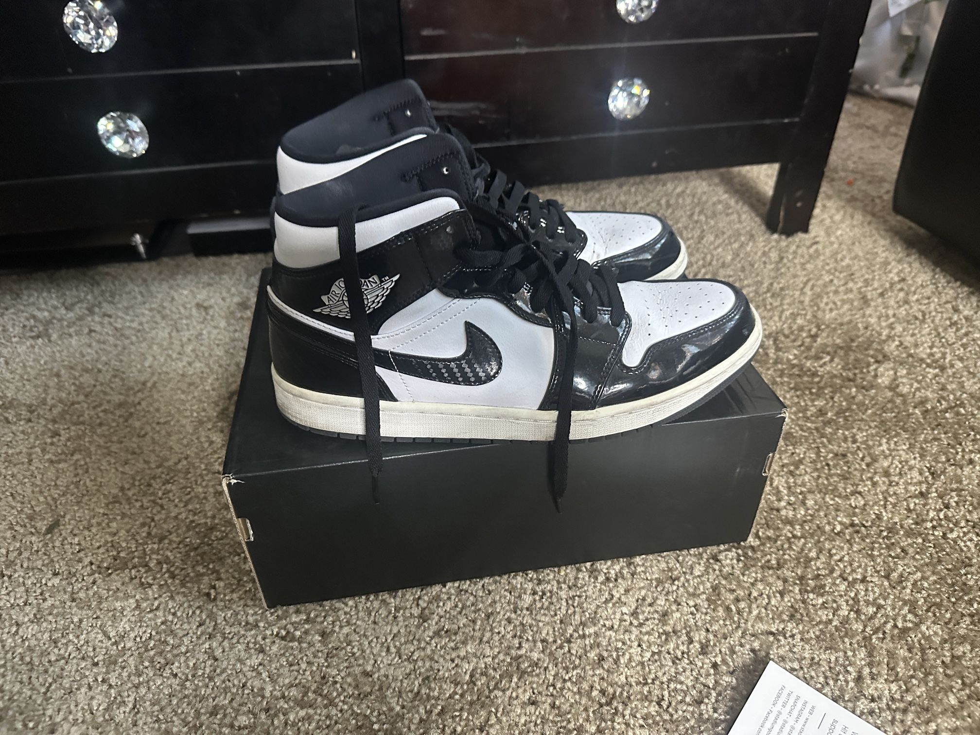 Jordan 1 Mid SE