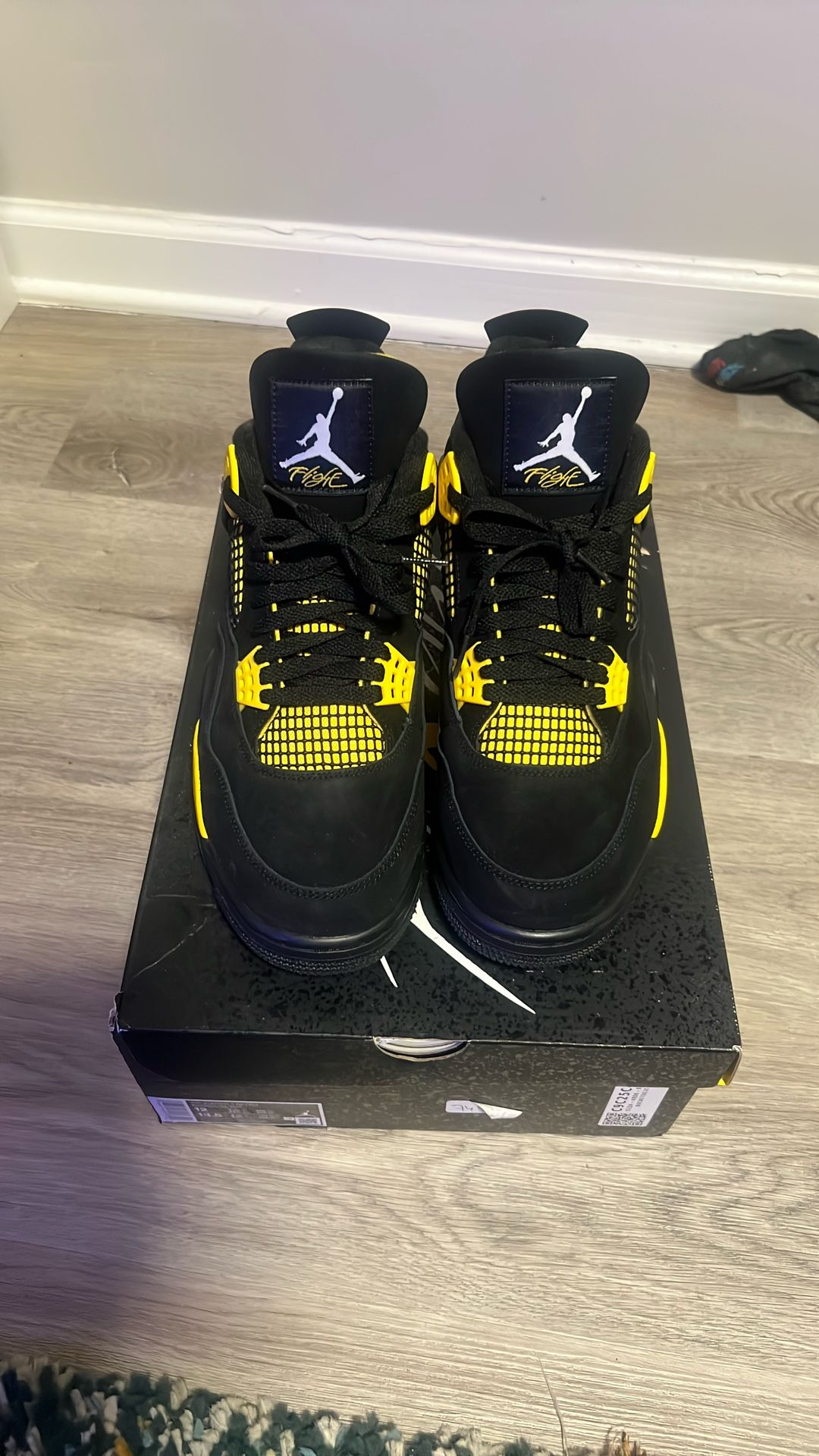 Jordan 4 Retro Thunder Size 12 Black And Yellow