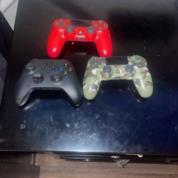 PS4 Controllers And Xbox Controller 
