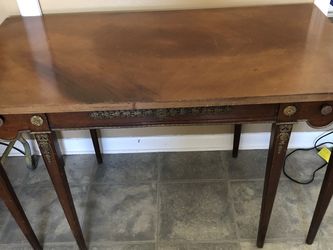 Table 44x23 Height 27”