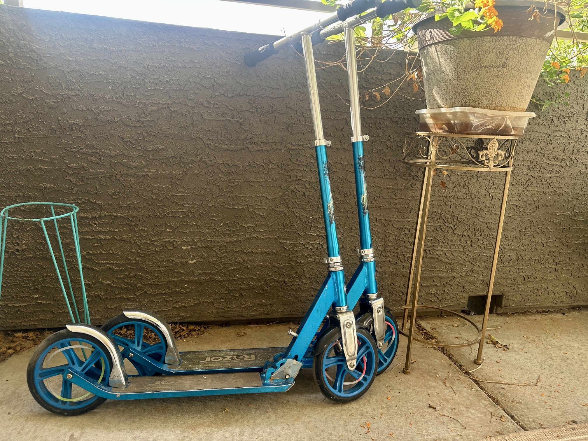 Scooters 