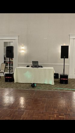 PA Speaker Set (2X Makie 1300 W Speakers and 2X The Behringer Eurolive B1200D-PRO powered subwoofer
