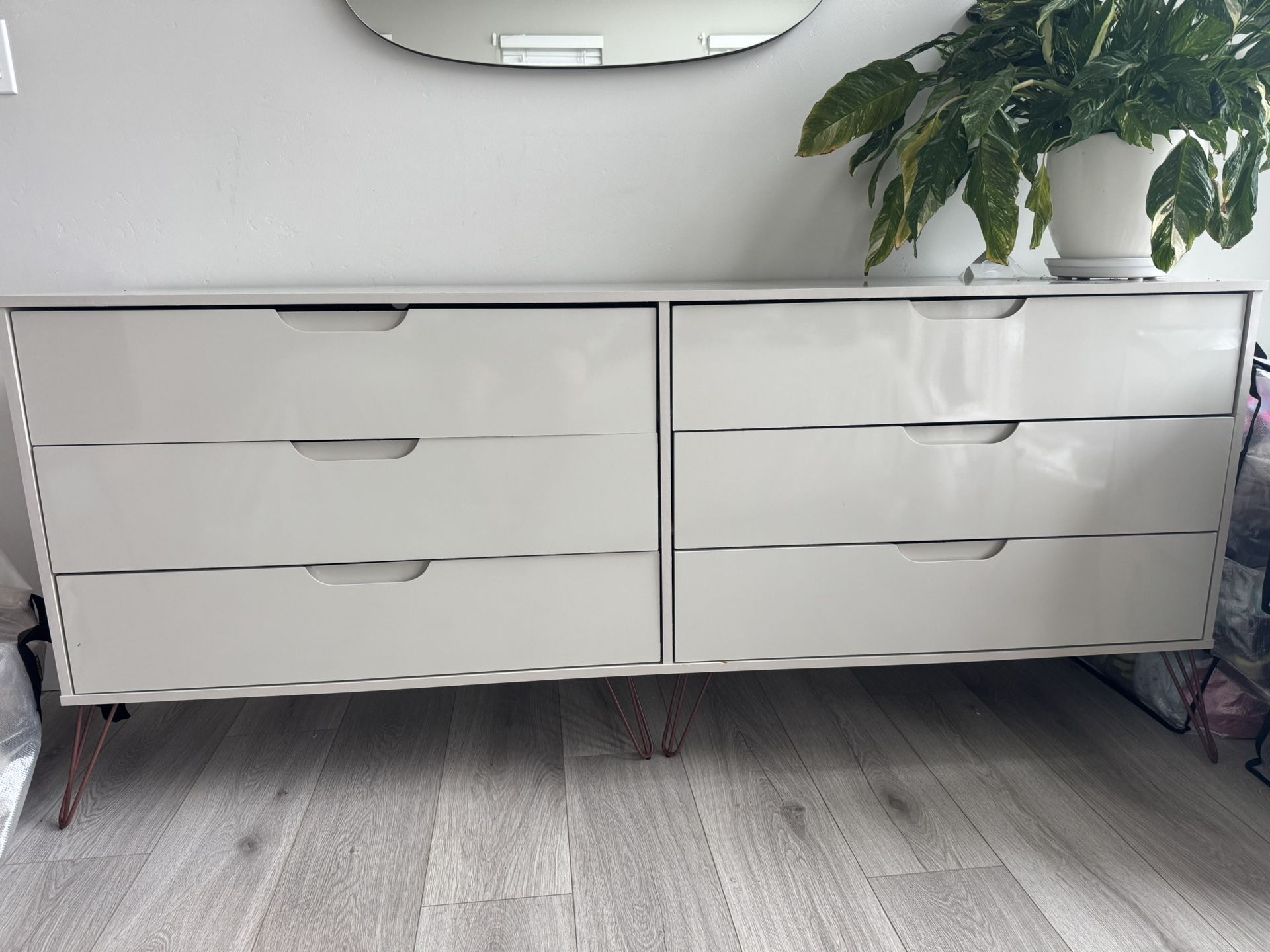 6-Drawer Dresser – $175