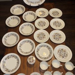 Castilian Collection Malaga 9245B 26-Pc Ironstone Dinnerware Set Spain