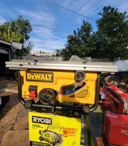 DEWALT 15 Amp Corded 8-1/4 in. Compact Portable Jobsite Tablesaw (Stand Not Included)