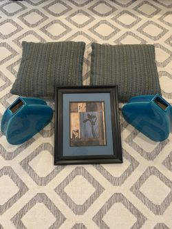Blue / Green Decor Items: 2 Pillows, 2 Vases, 1 Frame