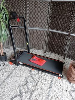 *New* Trisomy Black & Orange Treadmill with/Fitshow App and Incline