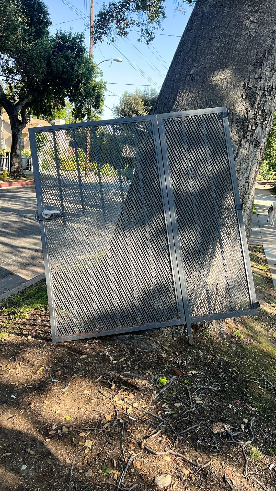 Free Iron Gate