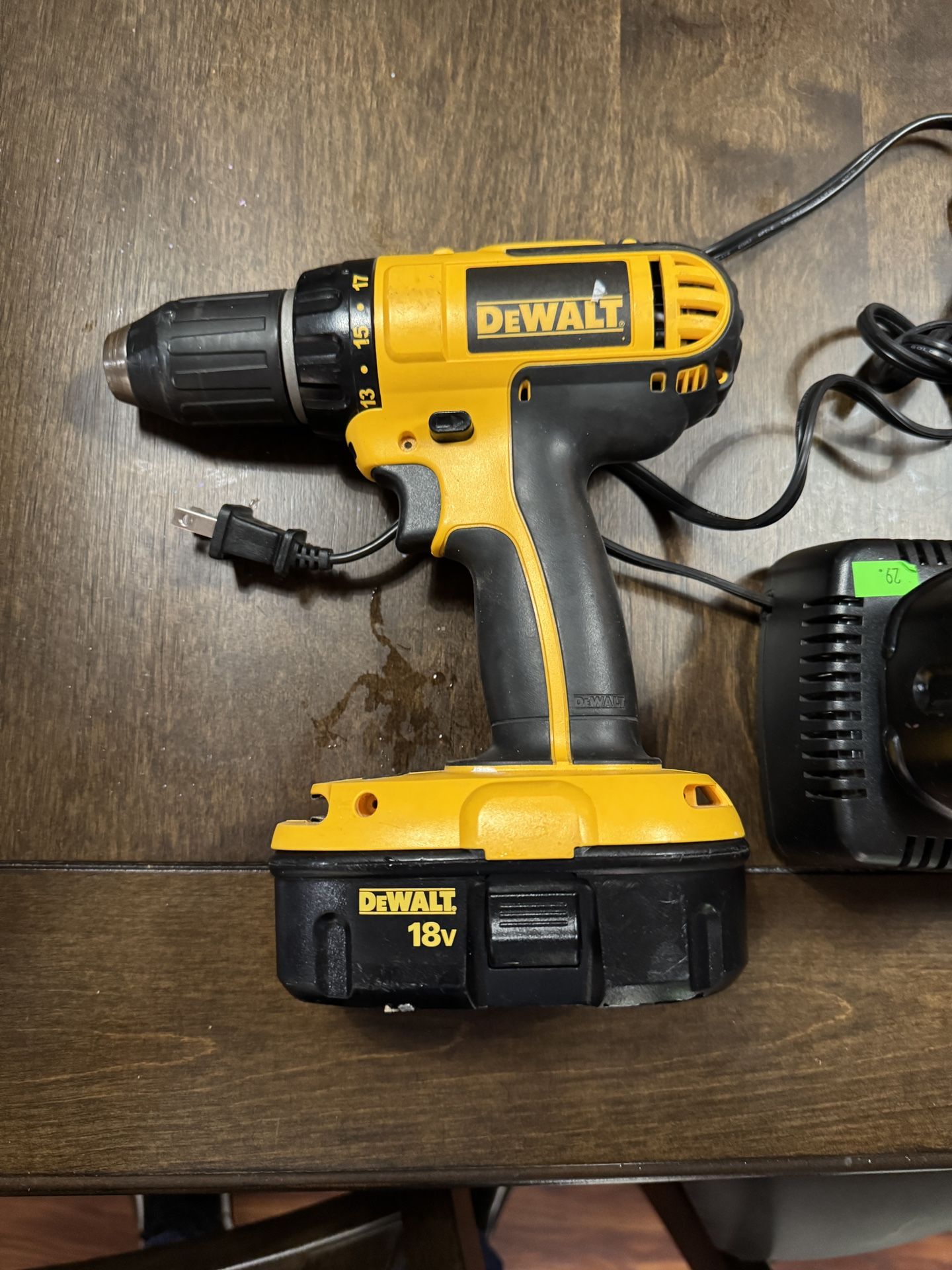 Dewalt 18v Drill 2 Batteries And Charger