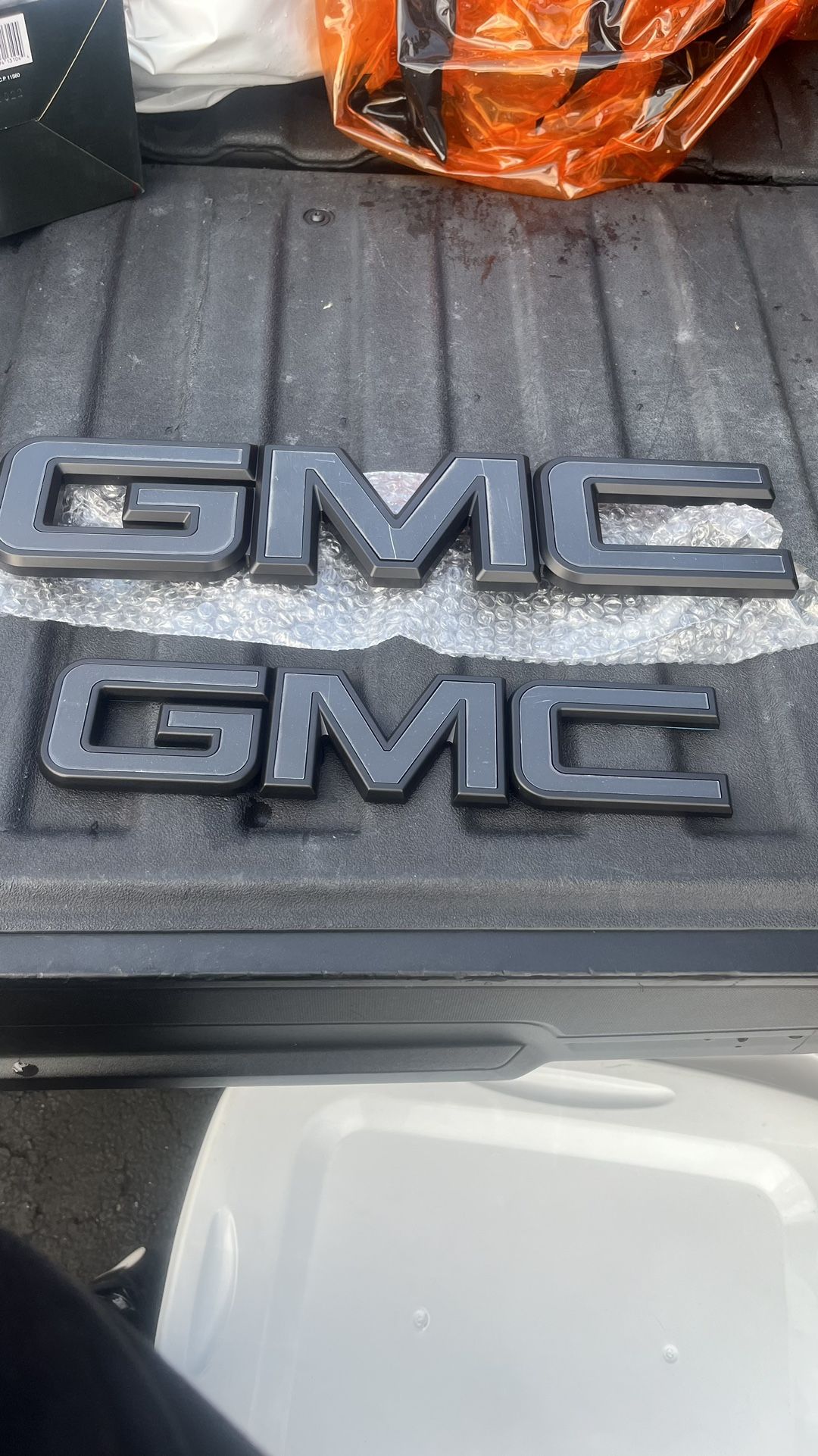 GMC emblem 2017 models