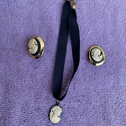 Vintage Velvet Choker Cameo Necklace With Clip On Earrings Set.