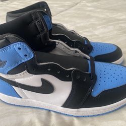 Jordan 1 retro “UNC TOE”