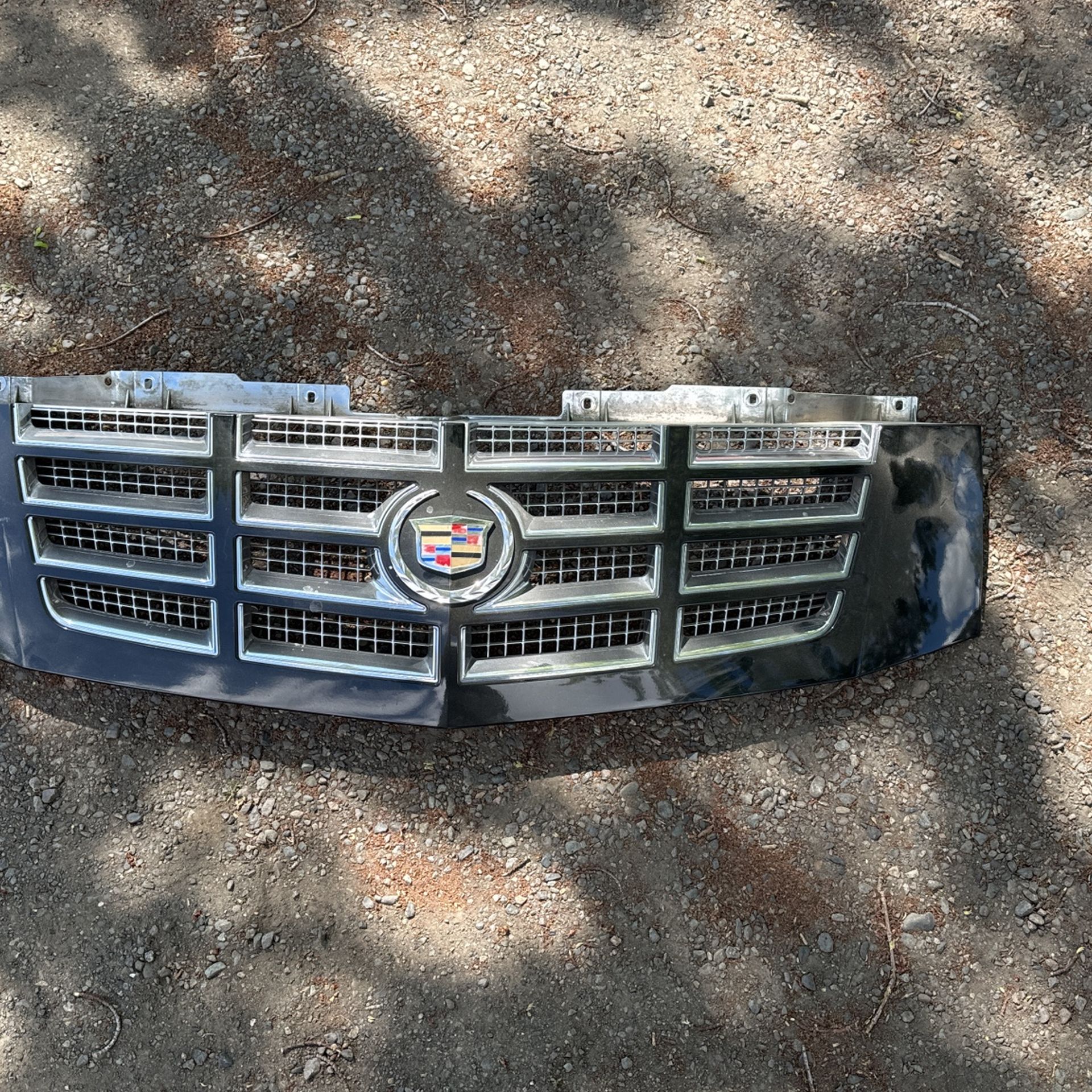 Grill 08 Cadillac Escalade