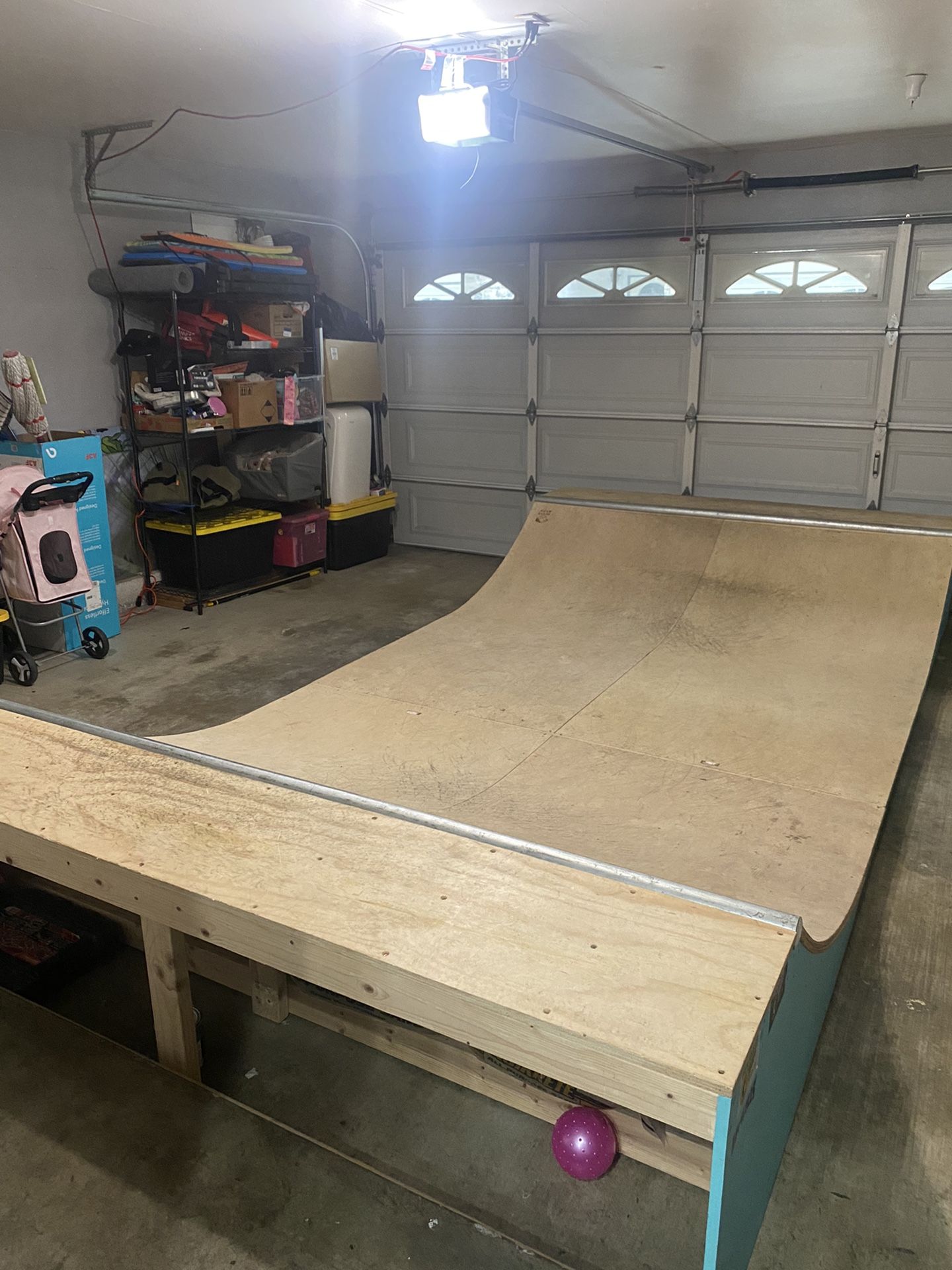 Keen Ramp Mini Garage Halfpipe