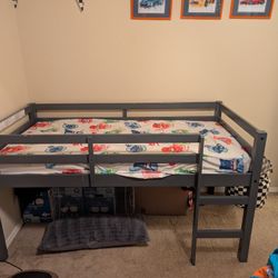 Kids Bed. Twin Size.