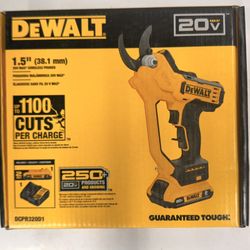 New Dewalt 20v Pruner Kit With 2ah Battery and Charger