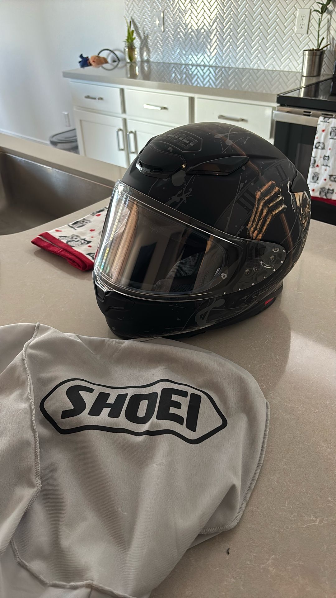 SHOEI Helmet Size Large