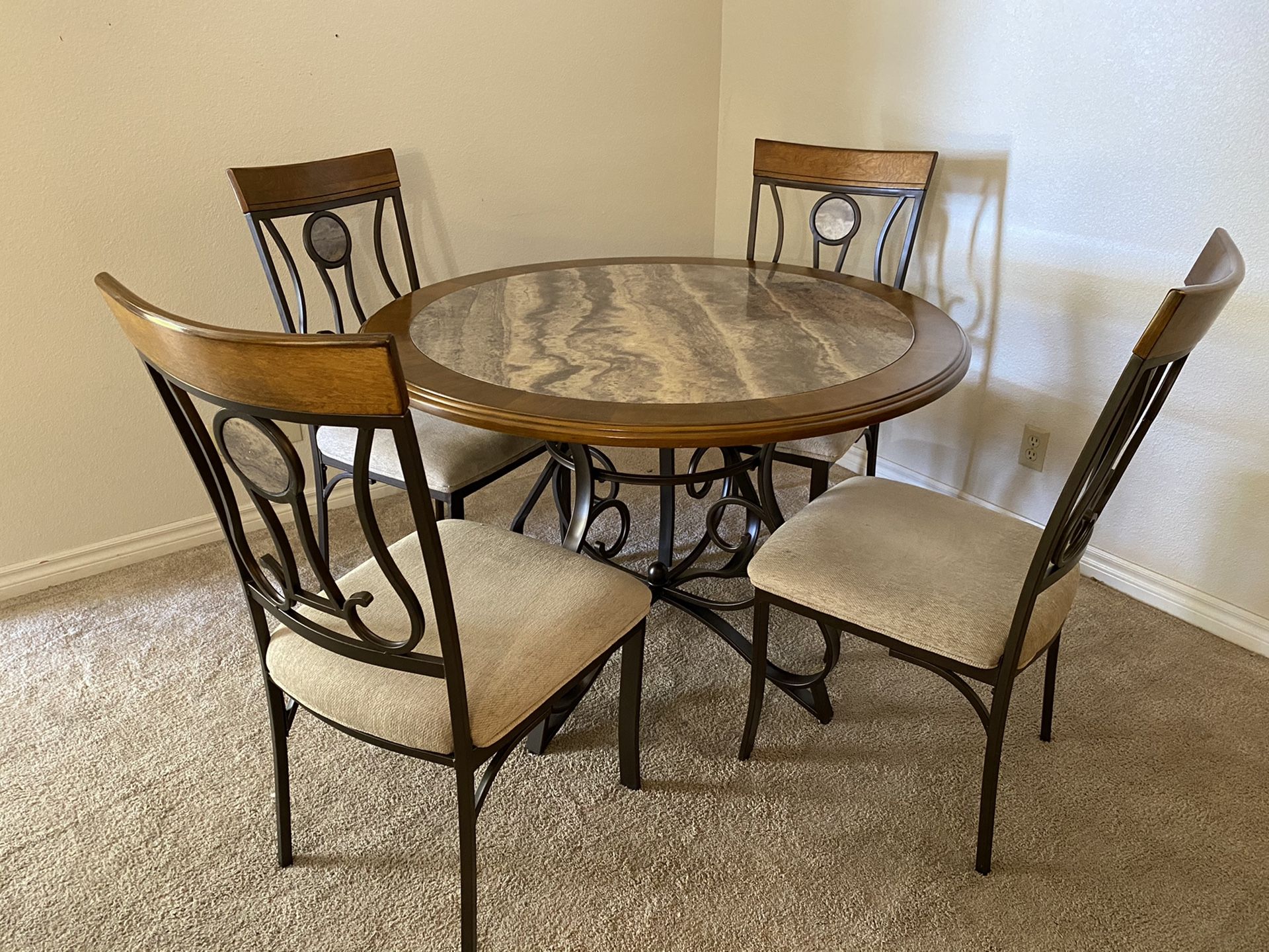 Faux stone center table 4 chairs like new