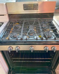 Frigidaire 5-burners stove stainless steel. Free delivery and installation