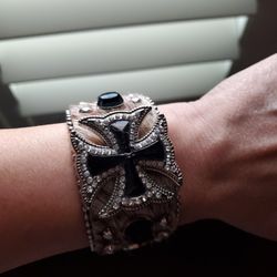 LEATHER COWHIDE CUFF