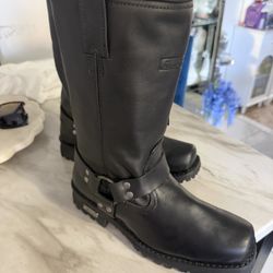 New Boots ,black 81/2 Men’s 