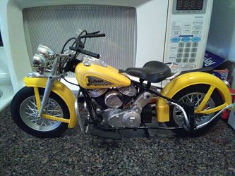Diecast Indian motorcycle 16 inches long excellent condition