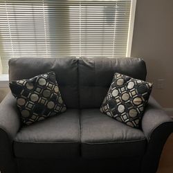 Loveseat / 2 Seat Sofa