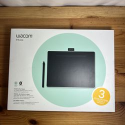 Wacom Intuos Medium Bluetooth Graphics Drawing Tablet, Portable for Teachers, Students and Creators, 4 Customizable ExpressKeys