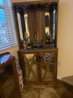 Corner bar hutch