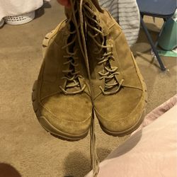 Oakley Men's Light Assault 2 Boots Size 10