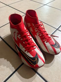 Nike Mercurial Superfly 8 Academy CR7 MG soccer cleats in a Chile Red and White colorway.