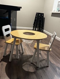 kids table and chairs